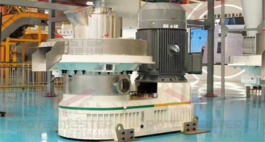 Why do pellet machines use three-phase asynchronous motors at the current technological level